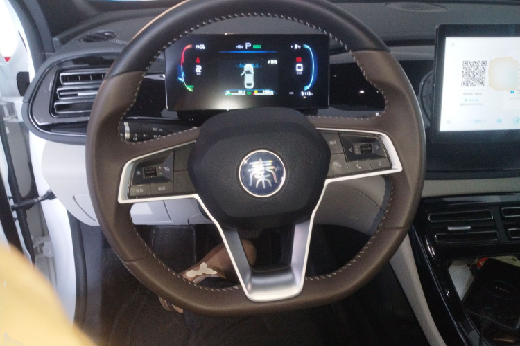 比亚迪 秦PLUS 2024款 荣耀版 DM-i 55KM领先型局部细节13