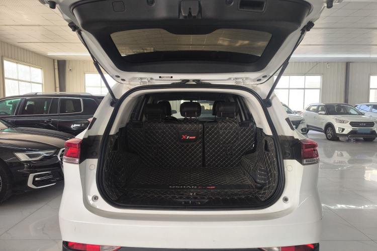 长安欧尚X7 PLUS 2022款 1.5T 蓝鲸版自动尊贵型机舱底盘23