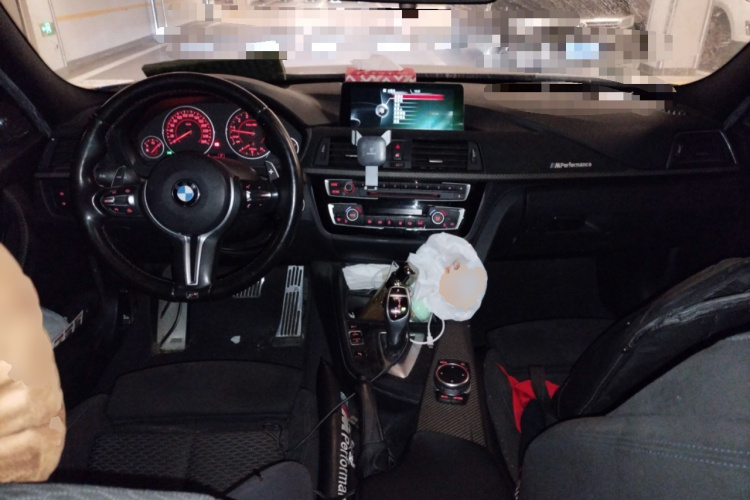 宝马3系 2017款 320i M运动型中控内饰12