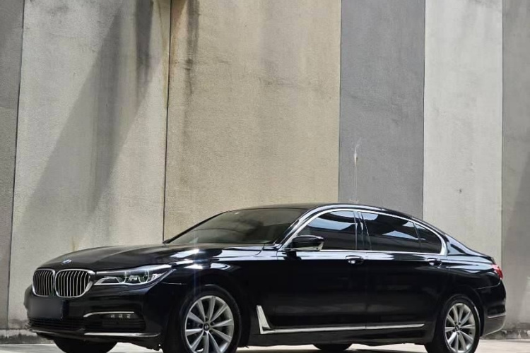 宝马7系 2016款 730Li 豪华型车身外观6002