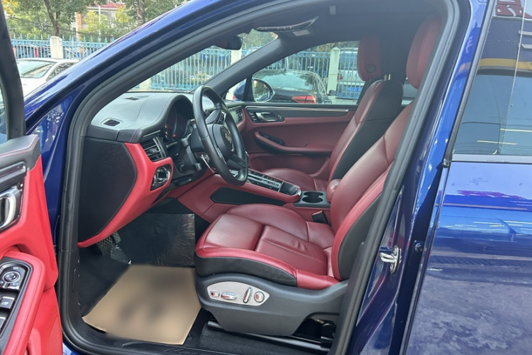 保时捷 2022款 Macan 2.0T中控内饰7001