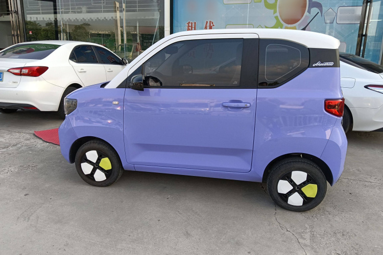 五菱汽车 宏光MINIEV 2022款 马卡龙绘色款 磷酸铁锂车身外观4