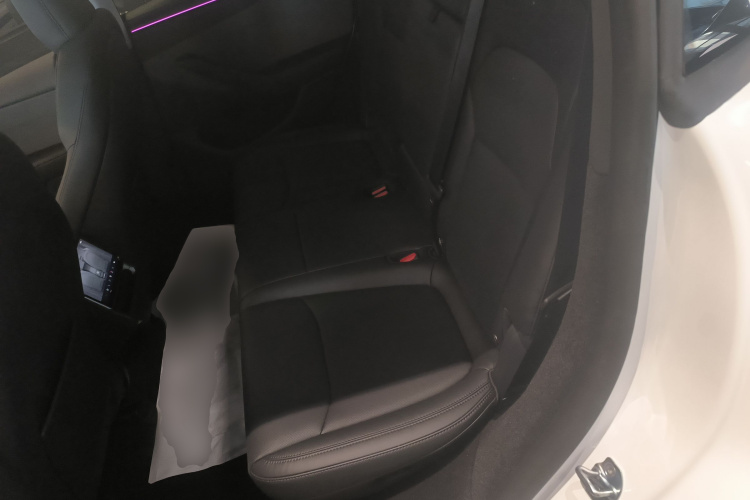 特斯拉 Model Y 2025款 后轮驱动版中控内饰21