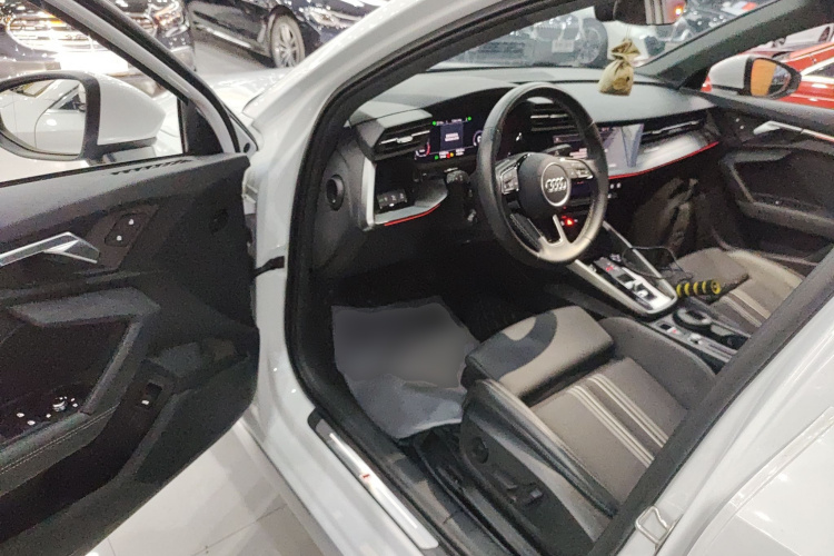 奥迪A3 2024款 A3L Limousine 35 TFSI 时尚运动型中控内饰20