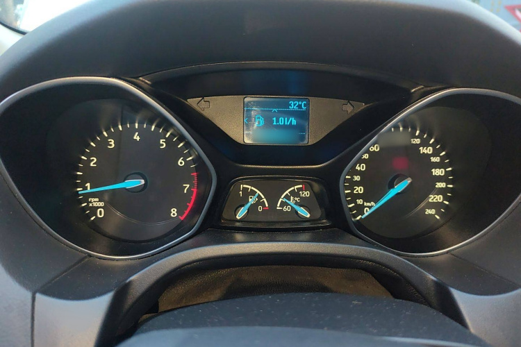 福特 福克斯 2017款 两厢 1.6L 手动风尚型智行版局部细节14