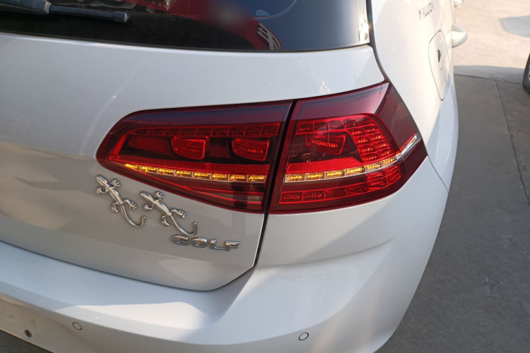 大众 高尔夫 2017款 1.6L 自动舒适百万辆纪念版车身外观9