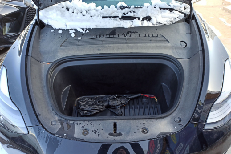 特斯拉 Model Y 2021款 标准续航后驱版机舱底盘24