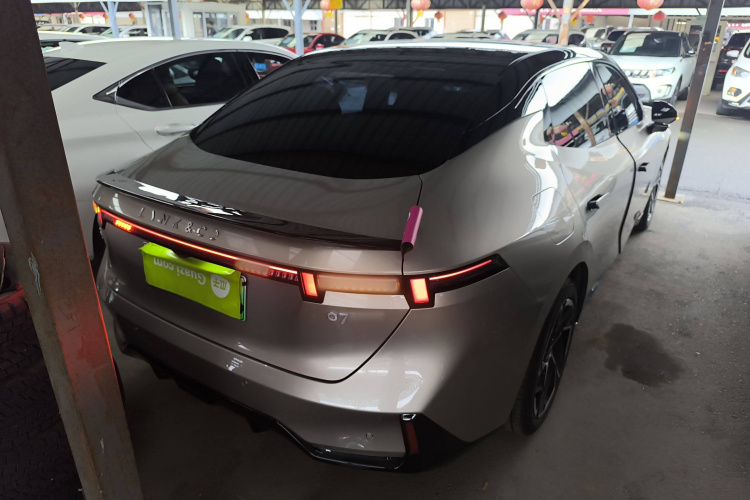 领克07 2024款 EM-P 126长续航 Halo车身外观7