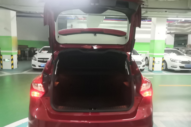 福特 福克斯 2012款 两厢 1.6L 自动风尚型局部细节23