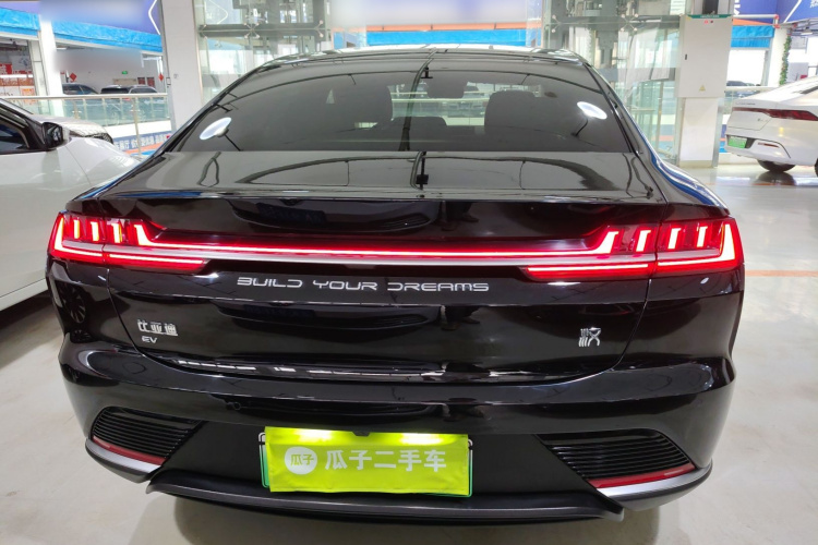 比亚迪 汉 2020款 EV 超长续航版豪华型车身外观6