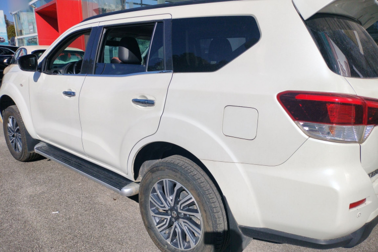 日产 途达 2018款 2.5L 自动两驱豪华版车身外观4