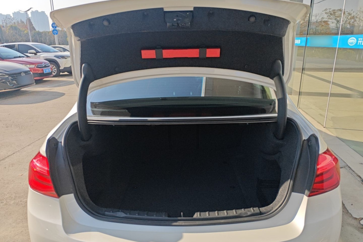 宝马3系 2019款 320Li 时尚型机舱底盘23