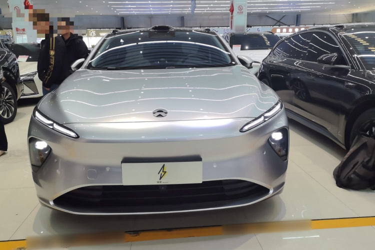 蔚来ET7 2023款 75kWh车身外观2