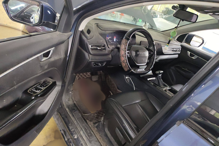 五菱汽车 五菱凯捷 2020款 1.5T CVT尊贵型中控内饰7003