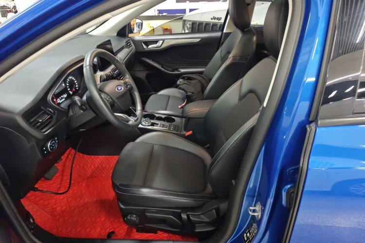 福特 福克斯 2020款 两厢 EcoBoost 180 自动锋潮型局部细节19