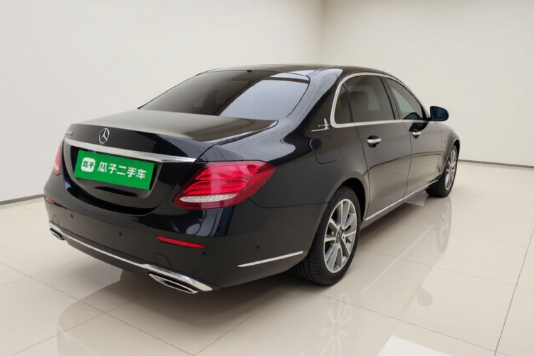 奔驰E级 2018款 改款 E 300 L 豪华型车身外观7