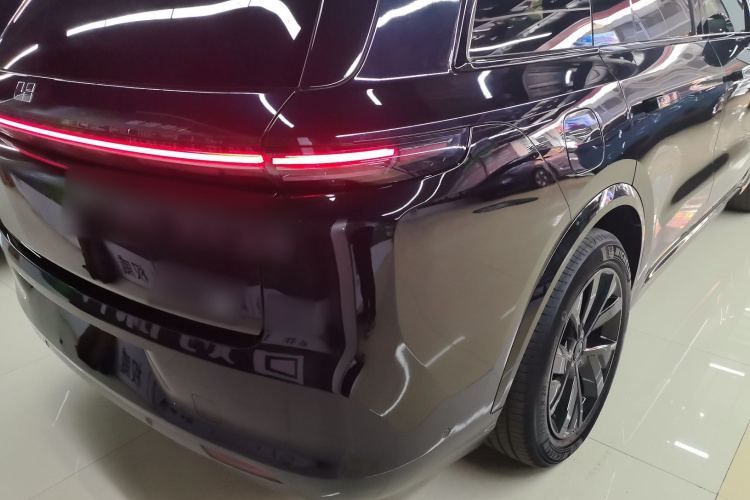 理想汽车 理想L8 2023款 Pro车身外观9