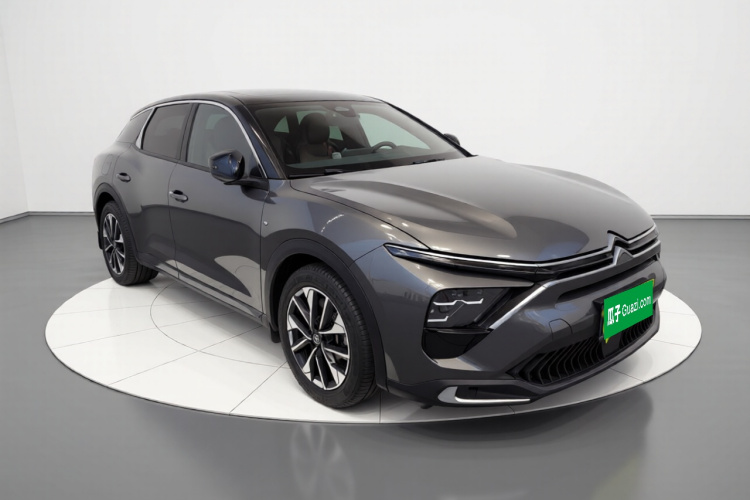 雪铁龙 凡尔赛C5 X 2022款 1.6T 享不凡 虎年开门红版车身外观3