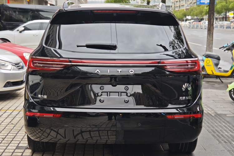 鸿蒙智行 问界M7 2024款 1.5T 智驾四驱Max版 5座车身外观6005