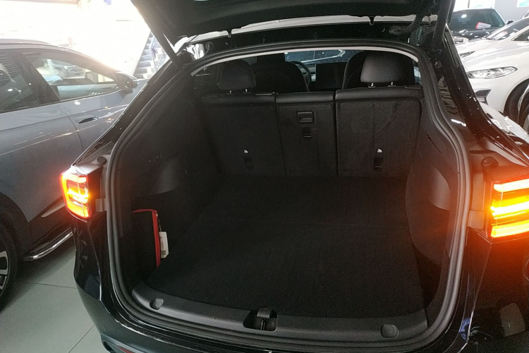 特斯拉 Model Y 2023款 后轮驱动版机舱底盘23