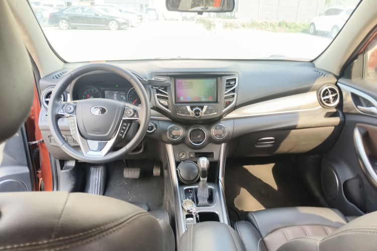 比亚迪 宋 2016款 盖世版 1.5TID 自动精英型中控内饰12