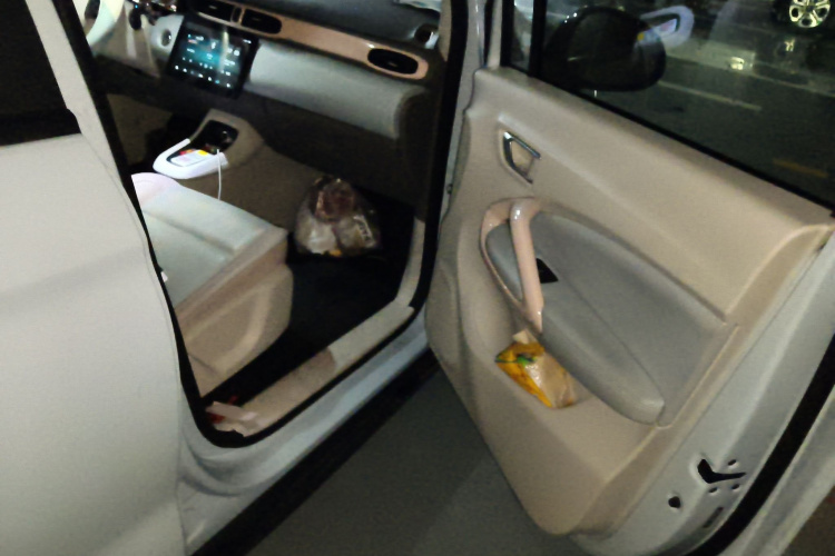 零跑汽车 零跑T03 2023款 403智享版局部细节9005