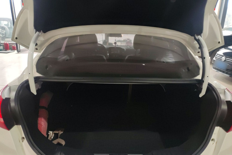 福特 福克斯 2017款 三厢 1.6L 自动舒适型智行版局部细节23