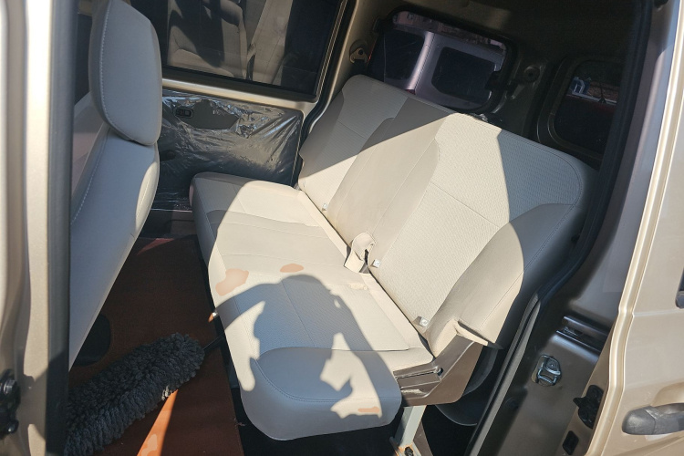 五菱汽车 五菱宏光V 2022款 1.5L劲取版电动助力LAR中控内饰21