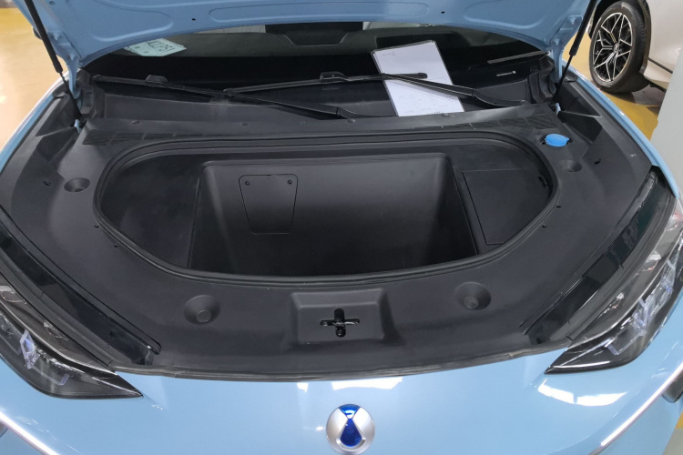 腾势N7 2024款 630 四驱智驾Ultra版机舱底盘24