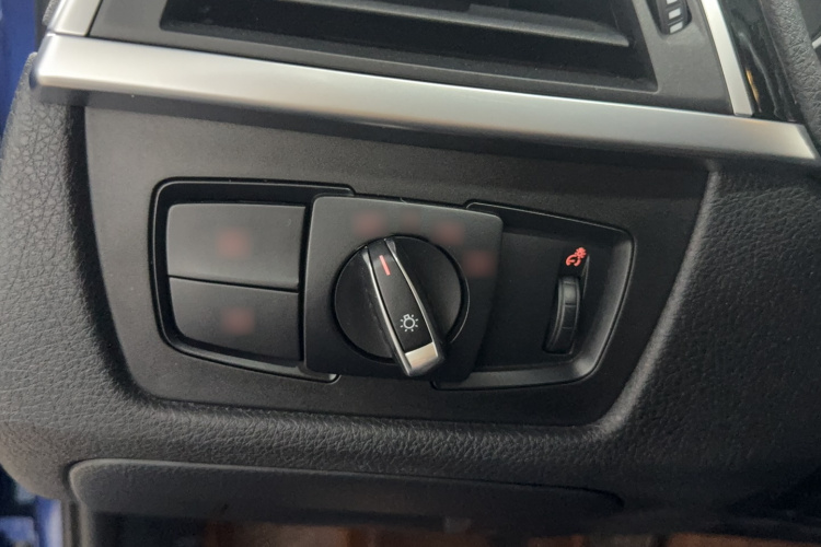 宝马3系 2017款 320Li M运动型局部细节9005