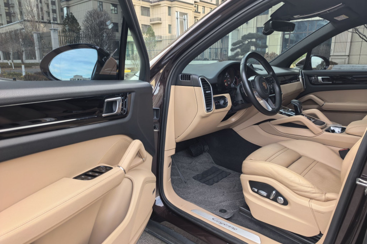保时捷 2018款 Cayenne 3.0T中控内饰7002