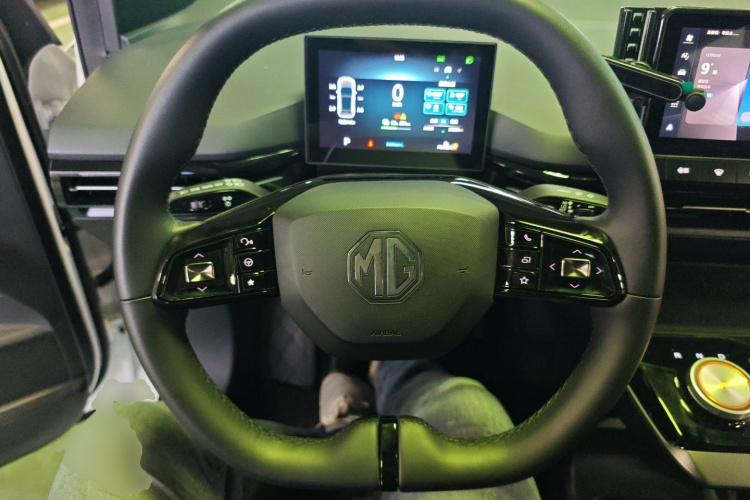 名爵 MG4 EV 2022款 425km 豪华版中控内饰13