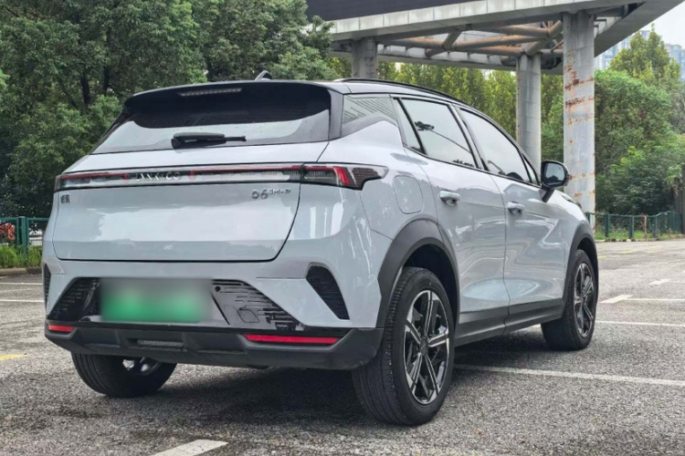 领克06 EM-P 2023款 EM-P 126长续航Halo车身外观6005