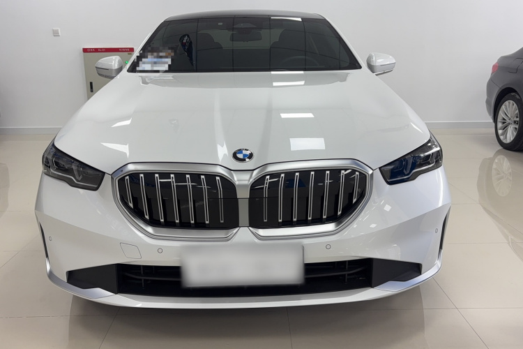 宝马5系 2024款 525Li 豪华套装车身外观6007