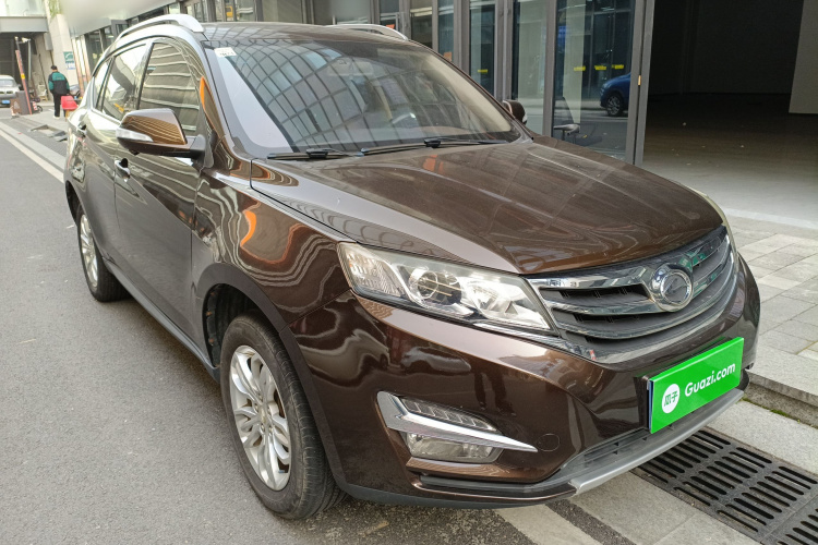 陆风X5 2016款 Plus 1.5T CVT创领版车身外观6002