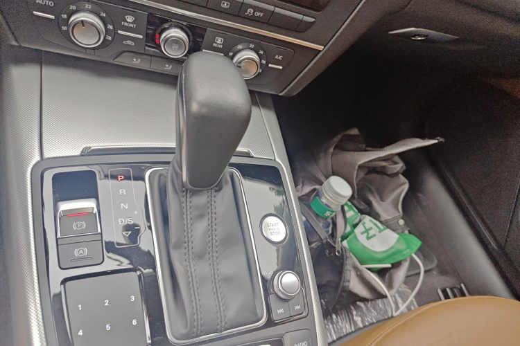 奥迪A6L 2016款 TFSI 技术型局部细节18