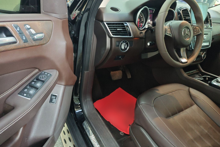 奔驰GLE 2017款 GLE 320 4MATIC 动感型中控内饰20