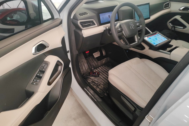 比亚迪 元UP 2025款 301KM 领航型中控内饰20