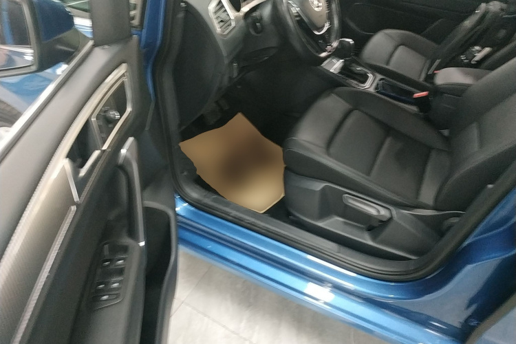 大众 高尔夫·嘉旅 2019款 280TSI 自动好奇型 国VI中控内饰7003