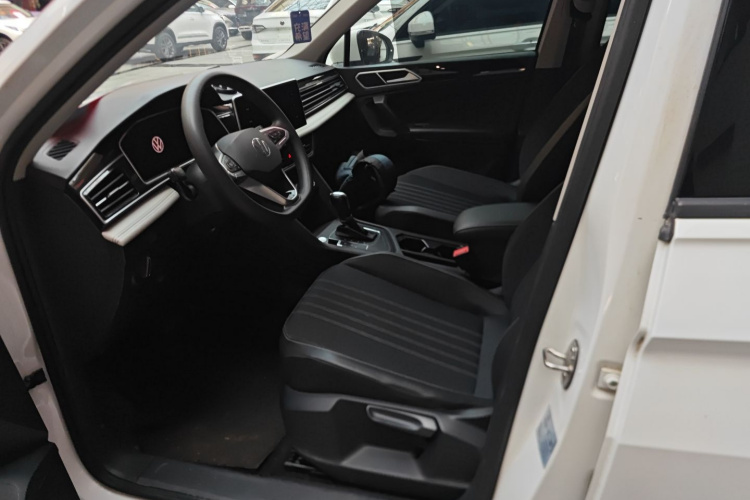 大众 途观L 2022款 330TSI 自动两驱舒享版中控内饰19