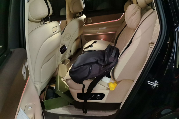 鸿蒙智行 问界M9 2024款 增程 Ultra版 42kWh 6座版中控内饰21