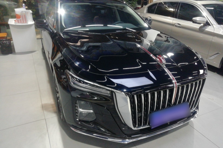 红旗H5 2024款 2.0T 自动智联旗畅版车身外观3