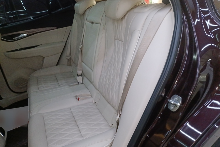 别克 2020款 昂科威S 652T 四驱Avenir艾维亚中控内饰7004