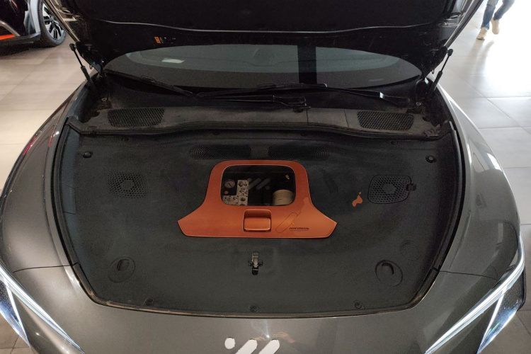 智己汽车 智己L7 2022款 Dynamic机舱底盘24