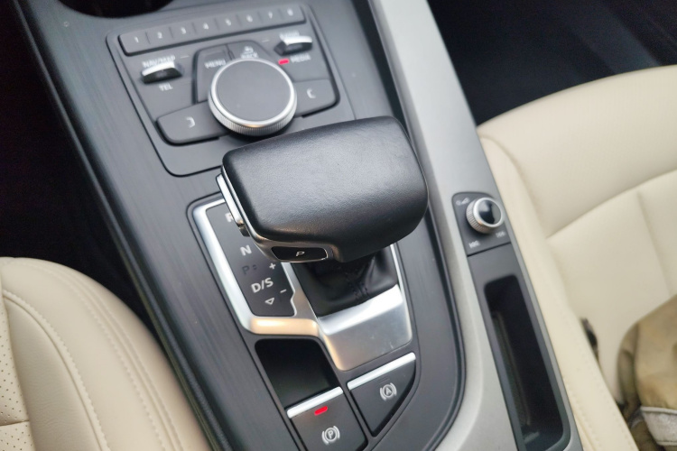 奥迪A4L 2019款 40 TFSI 进取型 国VI局部细节18