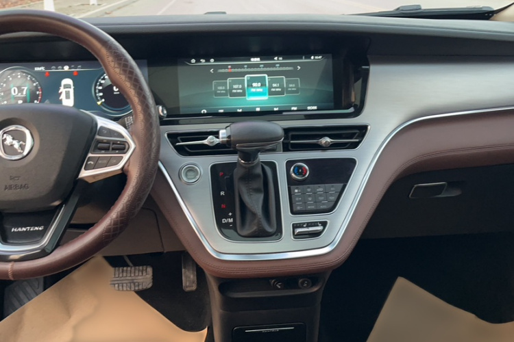 汉腾汽车 汉腾V7 2019款 1.5T 自动旗舰型 7座 国V中控内饰7002