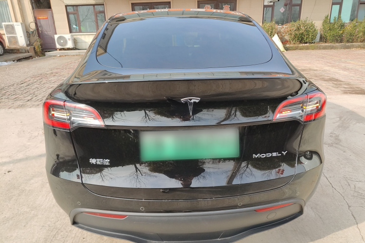 特斯拉 Model Y 2023款 后轮驱动版车身外观6