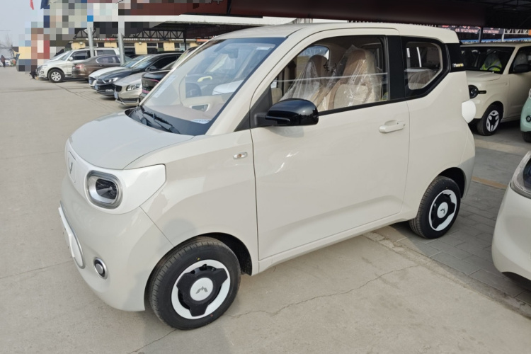 五菱汽车 宏光MINIEV 2024款 第三代 215km 青春版车身外观4