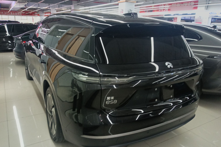 蔚来ES8 2023款 75kWh 行政版车身外观4