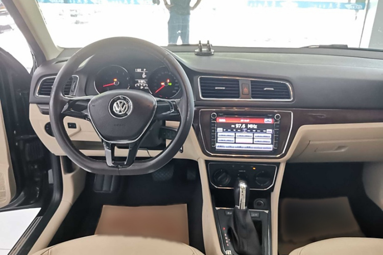 大众 朗逸 2015款 1.6L 自动舒适版中控内饰7001